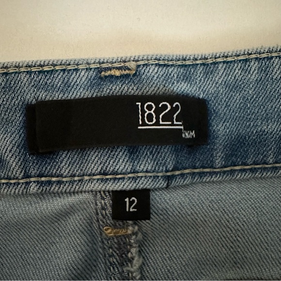 COPY - 1822 Denim Tomboy Bermuda Shorts - Picture 2 of 12